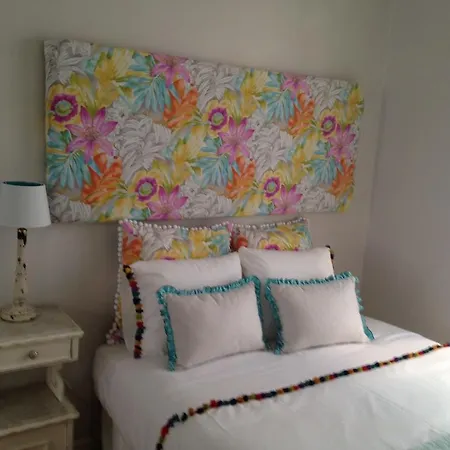 Апартаменти Shabby Chic Flat 2